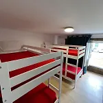 Casa Augusta Al Hotel Cápsula