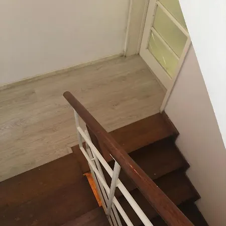 Casa Augusta Al Hotel Cápsula *